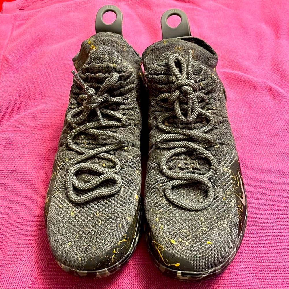 Nike KD 11 Gold Splatter sneaker